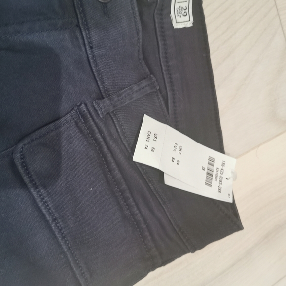 Abercrombie & Fitch super skinny jeans hem button - Picture 7 of 8